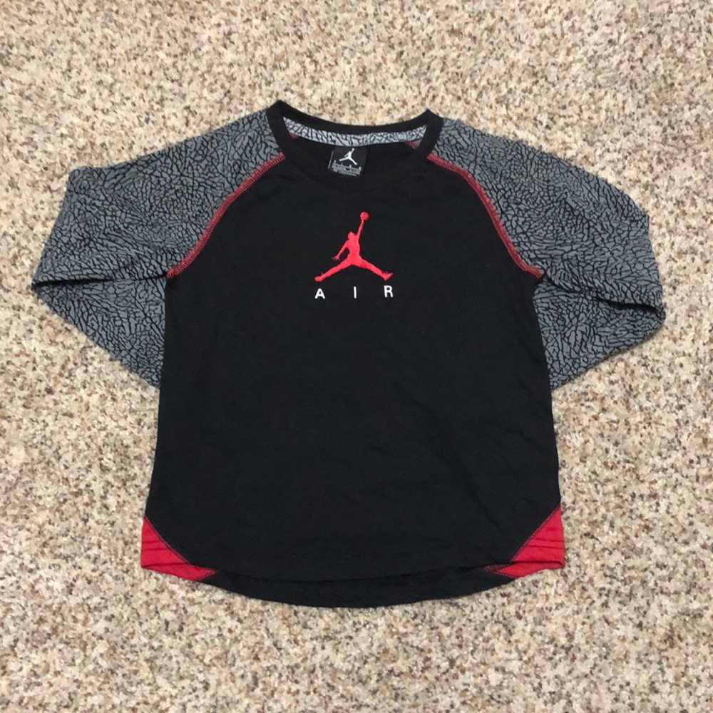 Boys Jordan long sleeve shirt